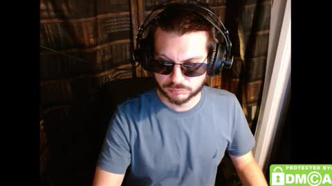 Snapshot of justshutupandwatch chatting on November 22, 4:33 am M. Dean online show from November 22, 4:33 am