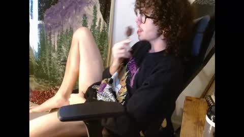 juststonie online show from December 1, 1:05 pm