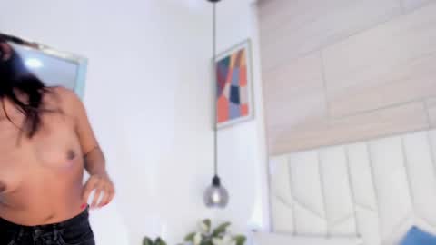 Snapshot of jvenuss chatting on February 26, 1:53 am ees 3 online show from February 26, 1:53 am