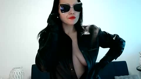 Snapshot of k_queen36 chatting on January 7, 10:43 am k_queen36 online show from January 7, 10:43 am