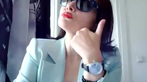 Snapshot of k_queen36 chatting on October 1, 9:37 am k_queen36 online show from October 1, 9:37 am