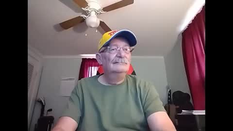 Snapshot of kabriggs137 chatting on December 27, 6:53 pm kabriggs137 online show from December 27, 6:53 pm