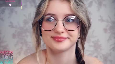 Snapshot of kacyboone chatting on October 24, 6:32 am Tate online show from October 24, 6:32 am