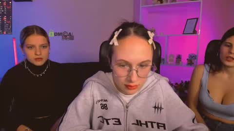 kaela_spell_ online show from November 25, 8:31 pm