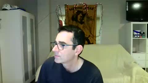 Snapshot of kalem48 chatting on December 10, 1:32 am MusicMen49 online show from December 10, 1:32 am