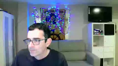 Snapshot of kalem48 chatting on December 12, 12:38 am MusicMen49 online show from December 12, 12:38 am