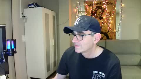 Snapshot of kalem48 chatting on February 16, 12:41 am MusicMen49 online show from February 16, 12:41 am