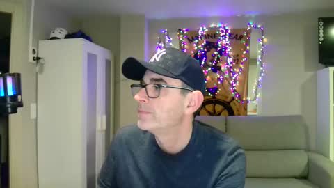 Snapshot of kalem48 chatting on February 18, 3:53 am MusicMen49 online show from February 18, 3:53 am