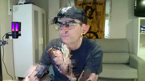 Snapshot of kalem48 chatting on February 25, 9:09 am MusicMen49 online show from February 25, 9:09 am