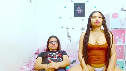 Dante and Carolina independient model online show from January 5, 12:09 am