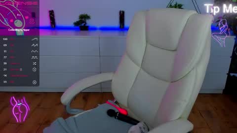 kamilahot25 online show from November 24, 7:02 pm