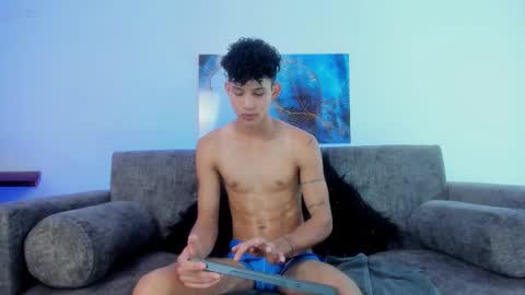 Kami online show from November 25, 6:41 pm