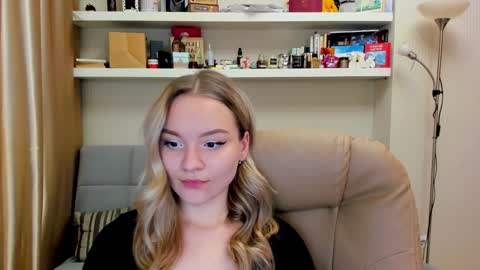 Snapshot of kara_smith_ chatting on December 12, 12:59 am Kara. Off from 15th till 24th of December online show from December 12, 12:59 am