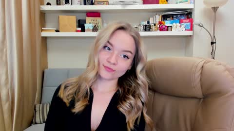 Snapshot of kara_smith_ chatting on December 30, 12:11 am Kara. Off from 15th till 24th of December online show from December 30, 12:11 am