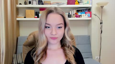 Snapshot of kara_smith_ chatting on January 5, 9:47 pm Kara. Off from 15th till 24th of December online show from January 5, 9:47 pm