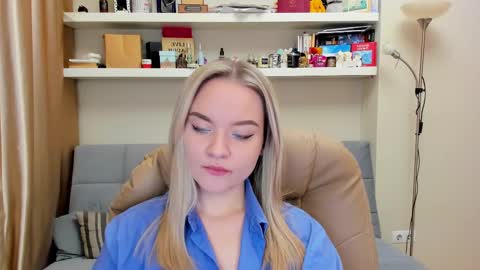 Snapshot of kara_smith_ chatting on February 16, 1:36 am Kara. Off from 15th till 24th of December online show from February 16, 1:36 am