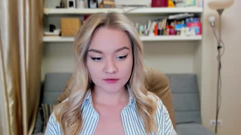 Snapshot of kara_smith_ chatting on October 5, 9:02 pm Kara. Off from 15th till 24th of December online show from October 5, 9:02 pm