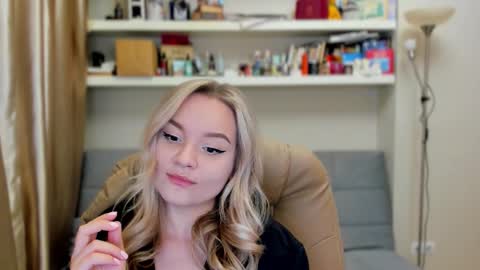 Snapshot of kara_smith_ chatting on October 9, 10:52 pm Kara. Off from 15th till 24th of December online show from October 9, 10:52 pm