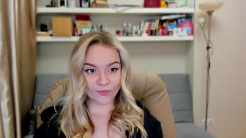 Snapshot of kara_smith_ chatting on October 23, 10:52 pm Kara. Off from 15th till 24th of December online show from October 23, 10:52 pm