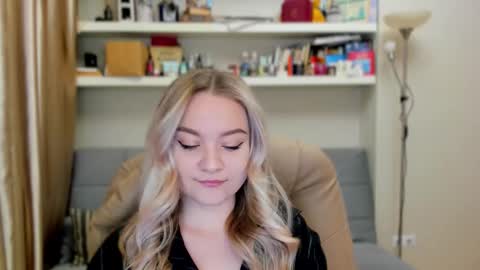 Snapshot of kara_smith_ chatting on November 1, 11:07 pm Kara. Off from 15th till 24th of December online show from November 1, 11:07 pm