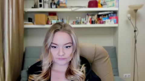 Snapshot of kara_smith_ chatting on November 28, 11:40 pm Kara. Off from 15th till 24th of December online show from November 28, 11:40 pm