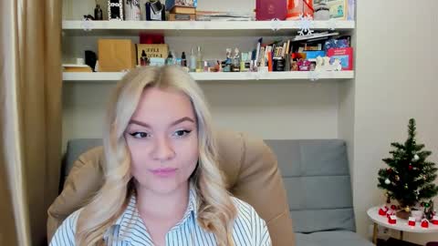 Snapshot of kara_smith_ chatting on December 13, 10:59 pm Kara. Off from 15th till 24th of December online show from December 13, 10:59 pm