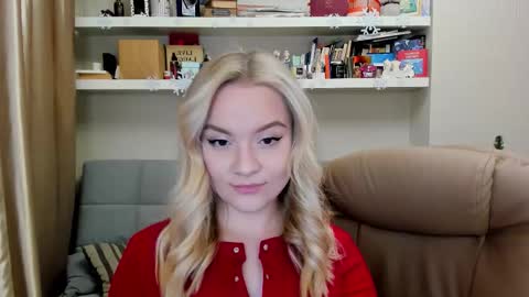 Snapshot of kara_smith_ chatting on December 14, 10:58 pm Kara. Off from 15th till 24th of December online show from December 14, 10:58 pm