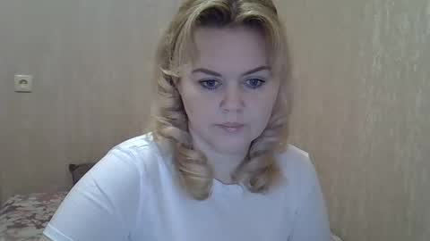 karennelsonx online show from January 31, 11:35 am