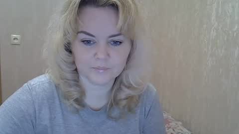 karennelsonx online show from February 6, 1:32 pm