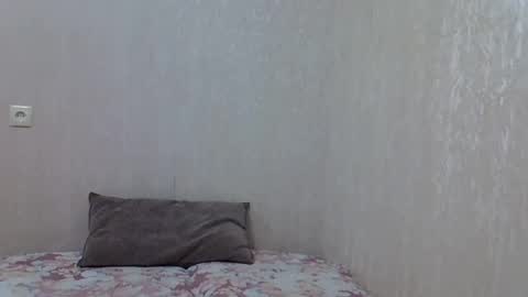 karennelsonx online show from February 26, 3:19 pm