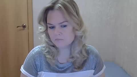 karennelsonx online show from October 30, 9:00 am