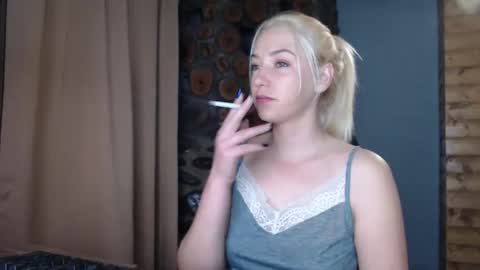 karina online show from December 15, 3:11 am