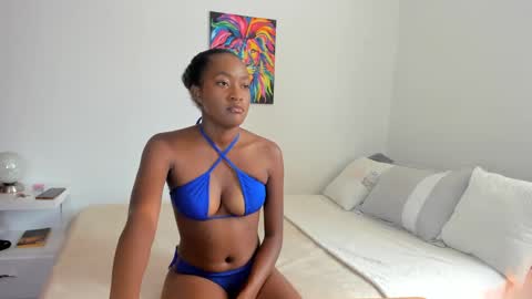 karina_lopez7 online show from January 16, 6:16 pm