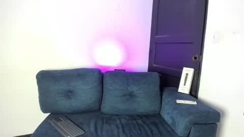 Snapshot of karinapreston_ chatting on December 4, 8:28 pm karinapreston_ online show from December 4, 8:28 pm