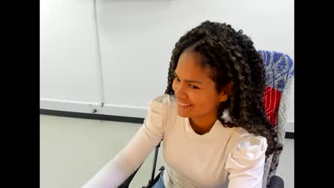 Snapshot of karla_cg chatting on February 27, 2:32 am karla_cg online show from February 27, 2:32 am