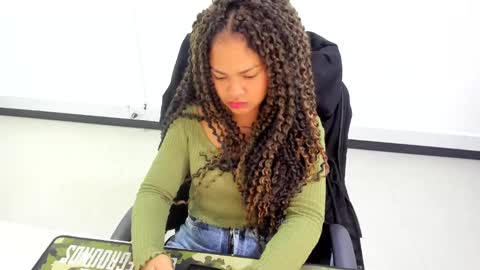 Snapshot of karla_cg chatting on February 27, 7:15 pm karla_cg online show from February 27, 7:15 pm