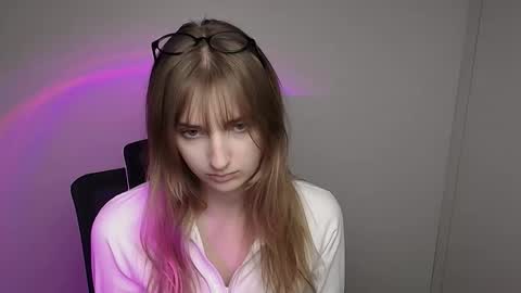 Snapshot of karla_flower chatting on September 27, 11:15 am Karla online show from September 27, 11:15 am