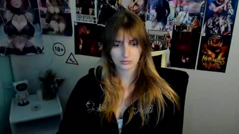 Snapshot of karla_flower chatting on October 22, 12:16 pm Karla online show from October 22, 12:16 pm