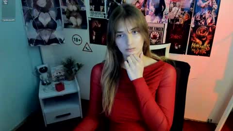 Snapshot of karla_flower chatting on November 10, 1:32 pm Karla online show from November 10, 1:32 pm