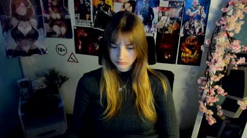 Snapshot of karla_flower chatting on November 30, 7:01 am Karla online show from November 30, 7:01 am