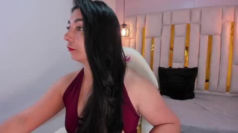 Snapshot of karla_hernandez chatting on February 19, 11:06 am Karla online show from February 19, 11:06 am