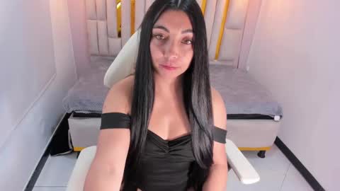 Snapshot of karla_hernandez chatting on March 10, 1:54 pm Karla online show from March 10, 1:54 pm