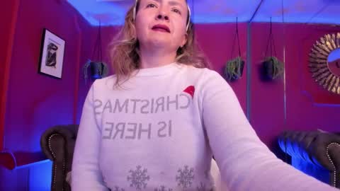 Snapshot of karlaa_evanss chatting on November 14, 3:16 am carla online show from November 14, 3:16 am