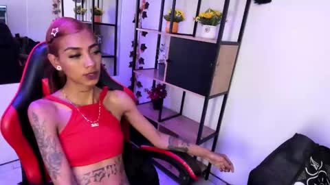 karlaslutskinny__ online show from December 3, 3:25 am