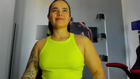   online show from December 6, 4:38 pm