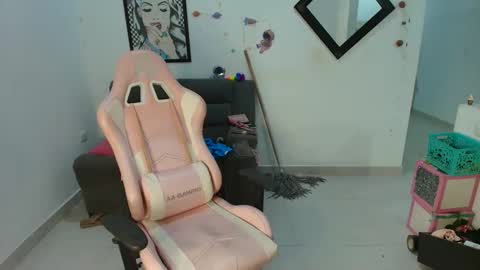    online show from February 13, 3:18 am