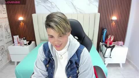 Karol and Luna online show from February 17, 2:09 am