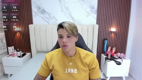 Karol and Luna online show from February 19, 2:44 am