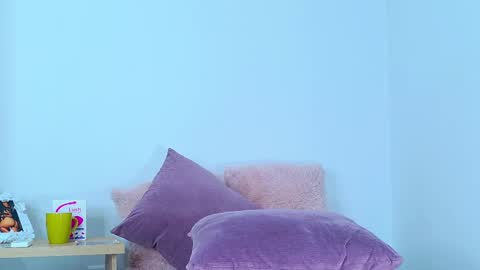 Snapshot of karolinahil chatting on December 22, 9:42 pm karolinahill online show from December 22, 9:42 pm