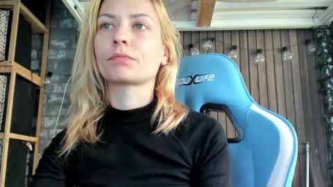 karoline121 online show from September 29, 6:40 am